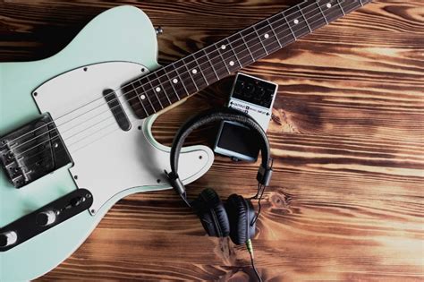 How to Play Electric Guitar with Headphones: A Symphony in Silence